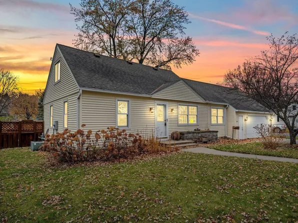 345 N 8th St, River Falls, WI 54022