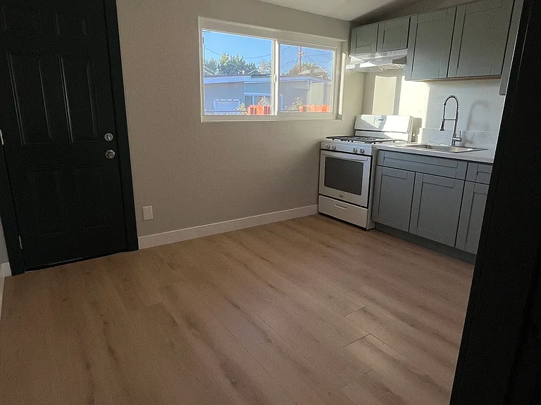 3557 McKenzie St — Photo 18