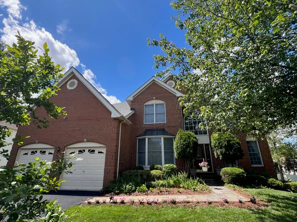 13286 Holly Meadow Ln #1, Herndon, VA 20171