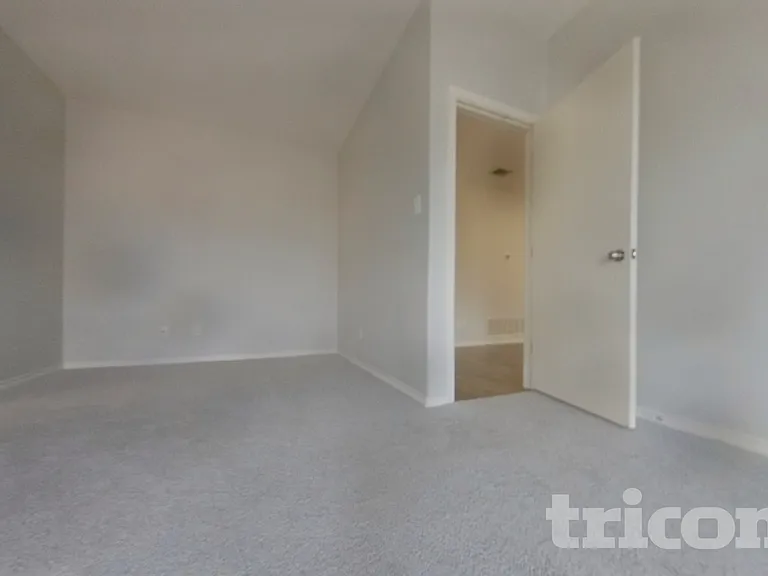 12809 Carpenter Ln — Photo 10