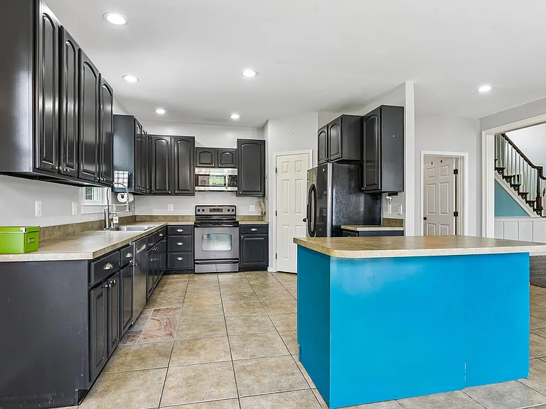 1097 Underwood Rd — Photo 19