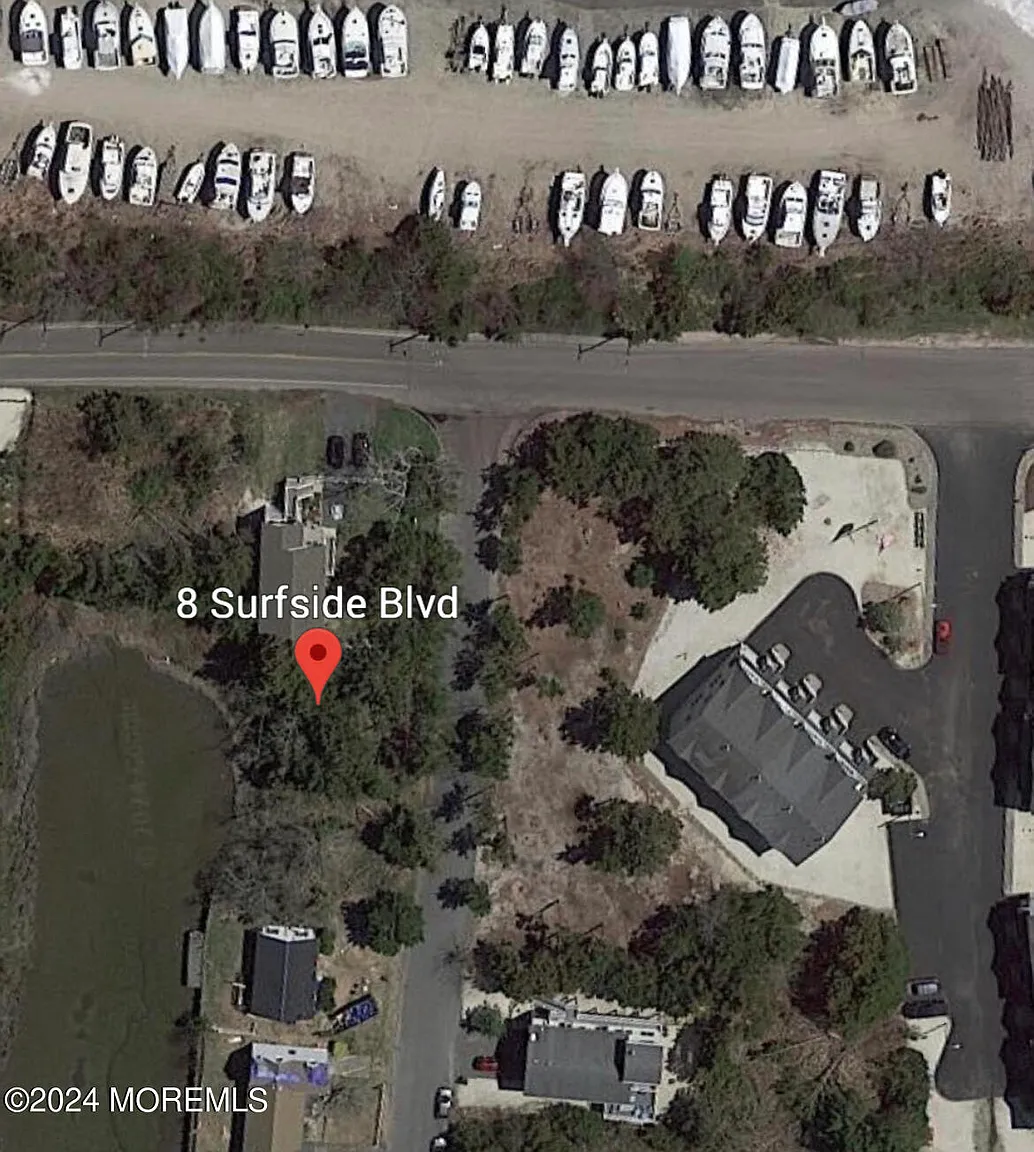 8 Surfside Boulevard photo 1