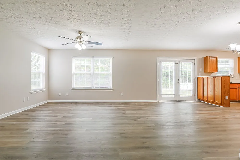 3 bed, 2.5 bath, 1554 sqft, $1,995 — Photo 4