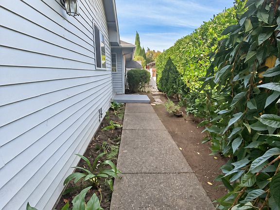 2nd image of 3115 La Costa Loop S