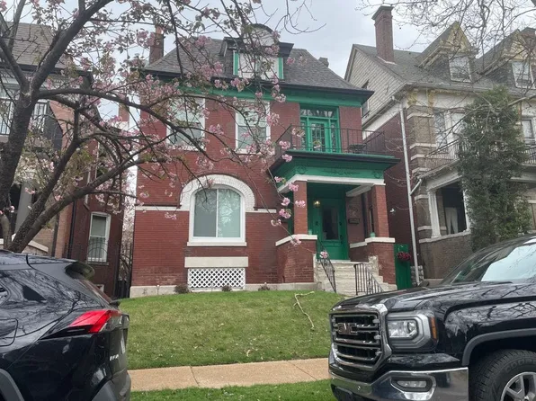 3525 Halliday Ave, Saint Louis, MO 63118