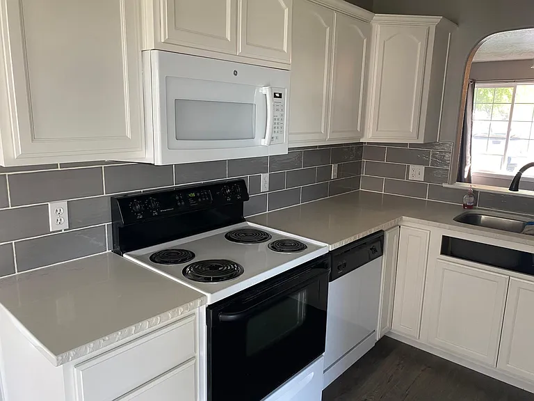 4395 N Bourbon Dr — Photo 8