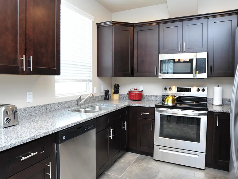 1218 E Blacklidge Dr — Photo 24