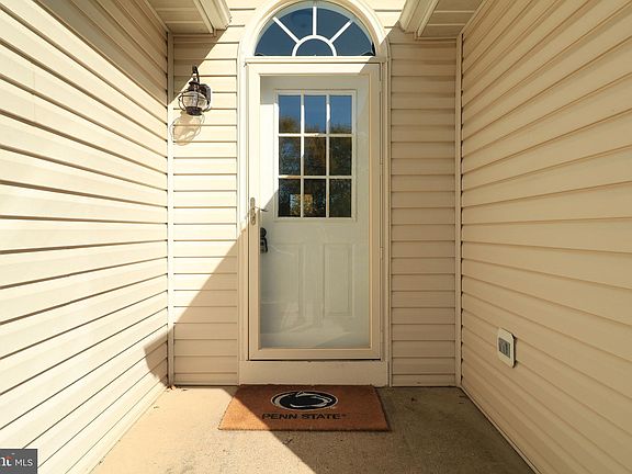 3rd image of 716 Tanager Dr