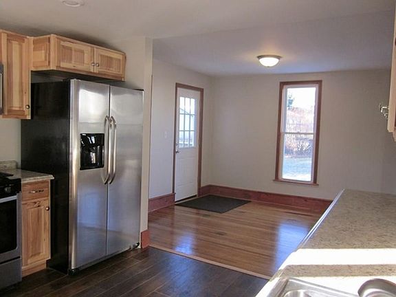4th image of 14 Howe St