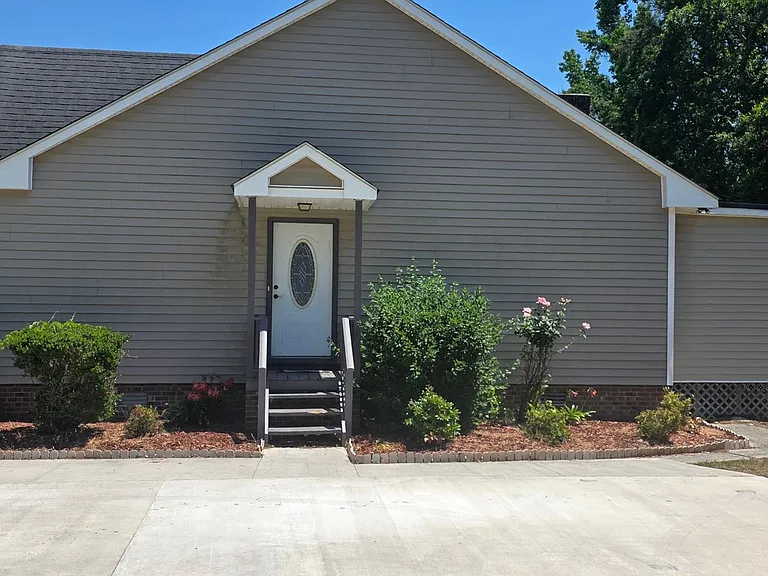113 Lakeland Dr — Photo 6