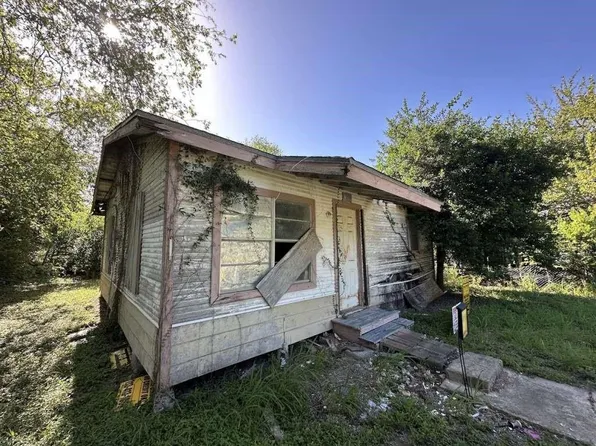 1116 Esperanza St, Sinton, TX 78387