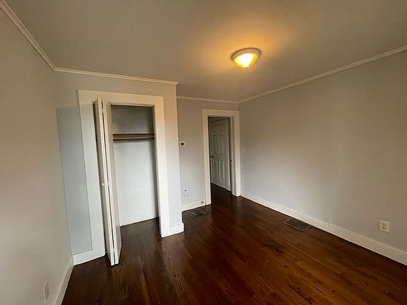5th image of 181 Winchester Ave Unit 1