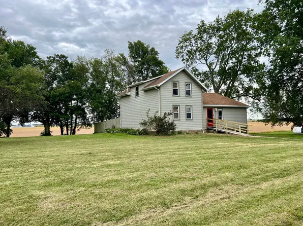 312 N 15th Rd, Lostant, IL 61334