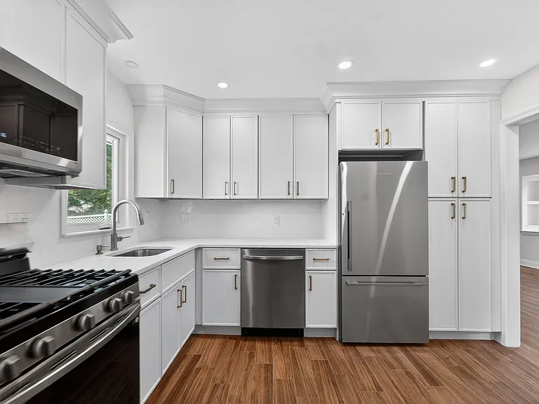 101 Sheldon St — Photo 18