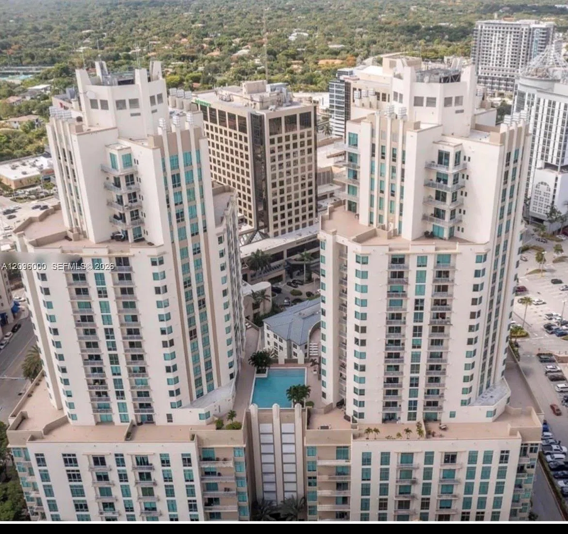 Metropolis I At Dadeland — Photo 1