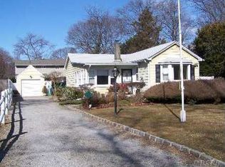 2011 Potter Ave, Merrick, NY 11566