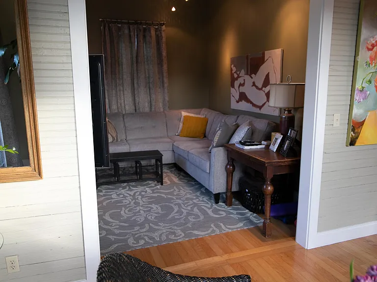 832 America St — Photo 3