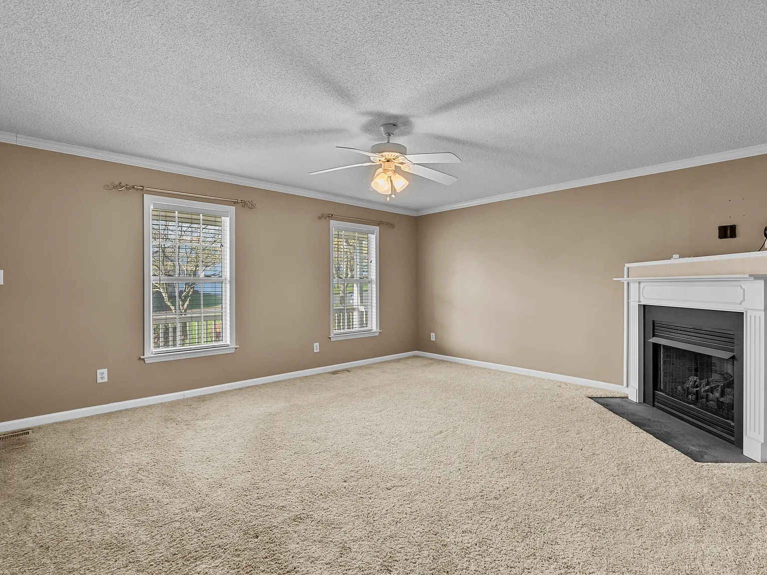 3 bed, 2.5 bath, 1524 sqft, $2,150 — Photo 3