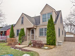 241 Walker Pl, Mundelein, IL