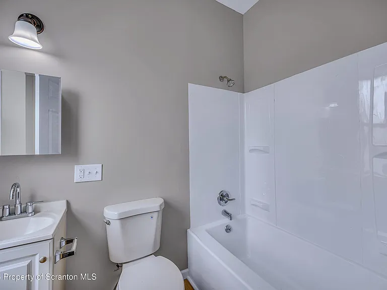 380 Scott St #2 — Photo 6