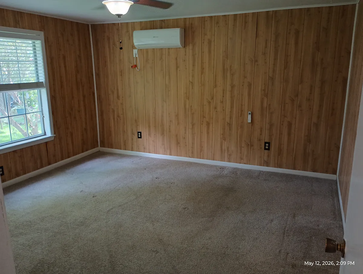 Building Photo - 22181 Sandy Ln #C