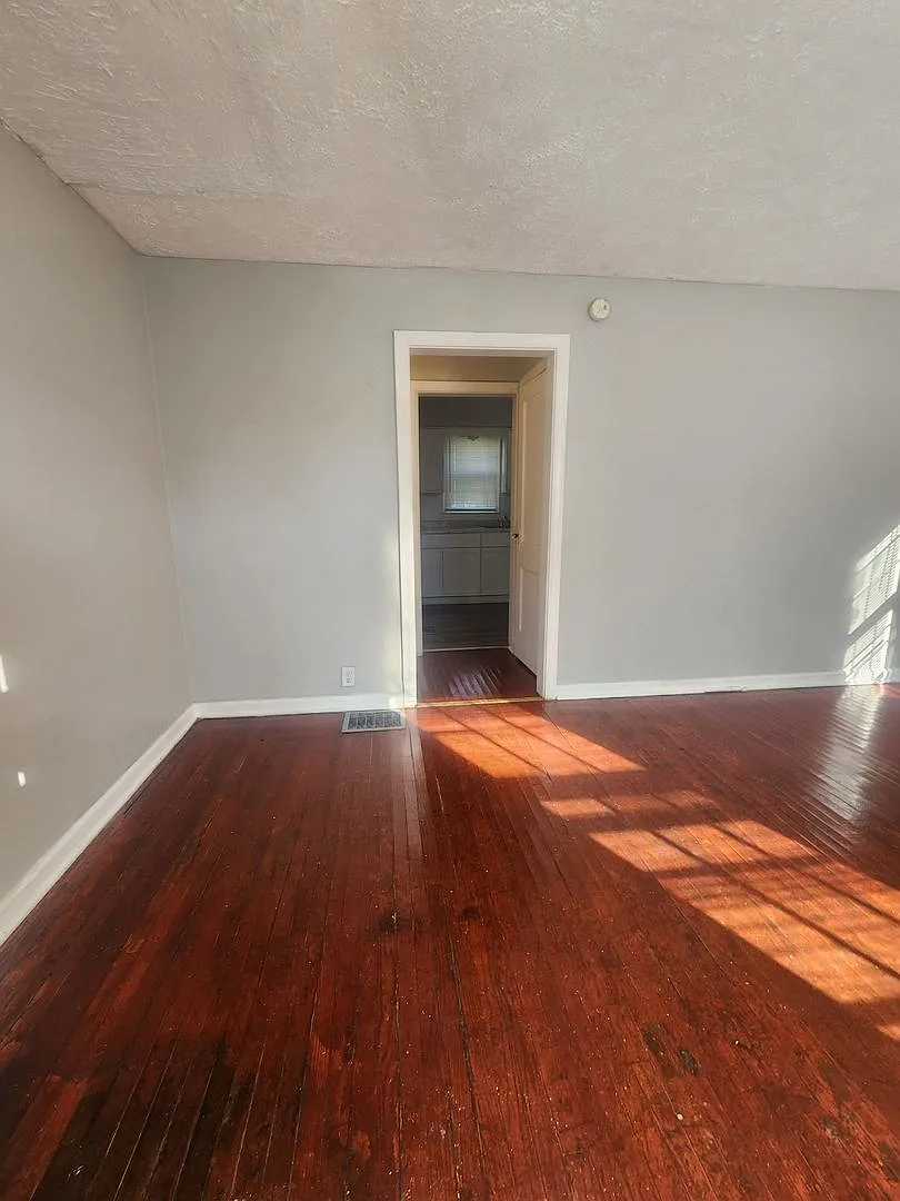 Newly Remolded Spacious Two Bedroom Single Family Near 38th and Sherman — Photo 3