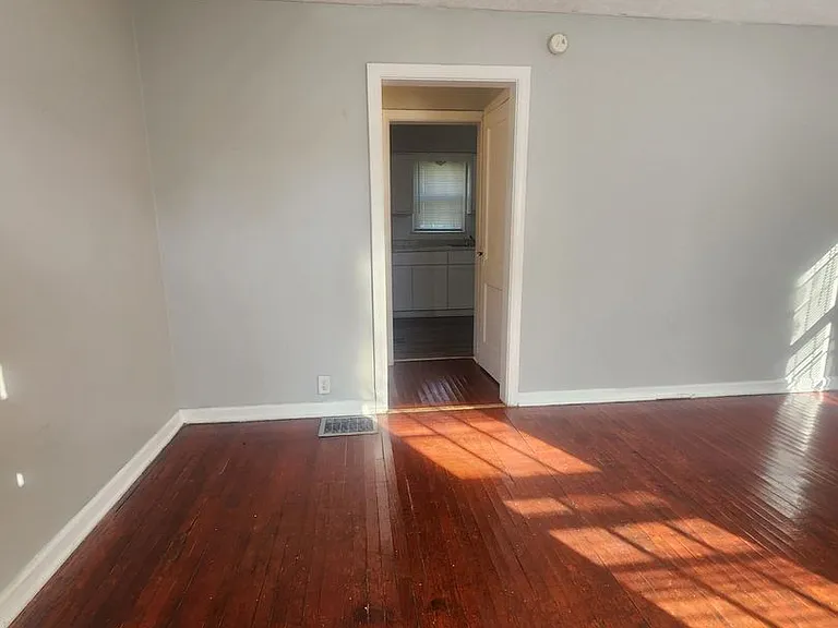3519 N Sherman Dr — Photo 3