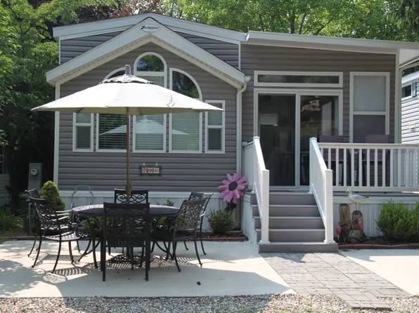 6473 Blue Star Hwy, Saugatuck, MI 49453