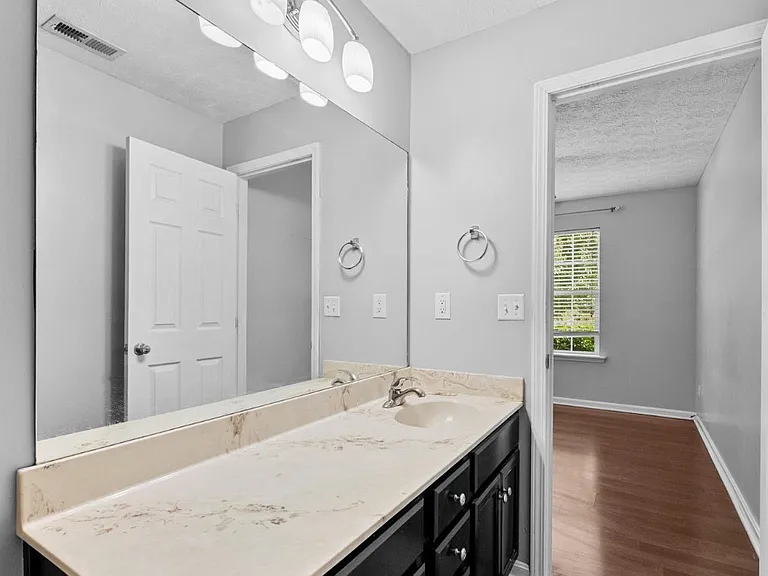 148 Gentry Ln — Photo 11