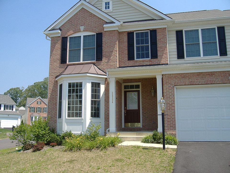 4 Bdrm, 3.5 Bths, Fin Basmt