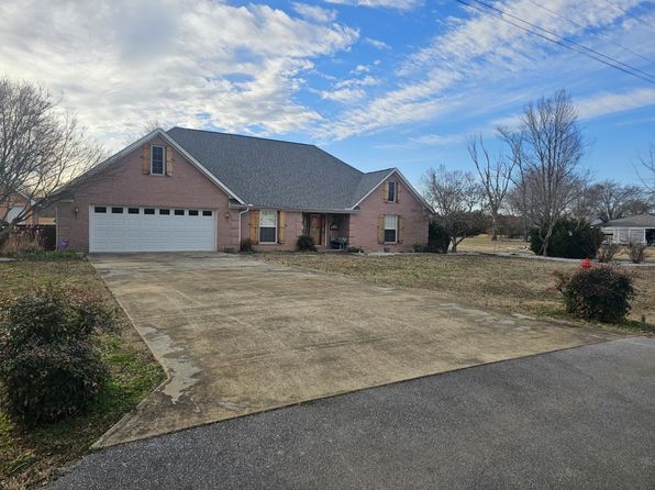 925 Golf Dr, Saulsbury, TN 38067