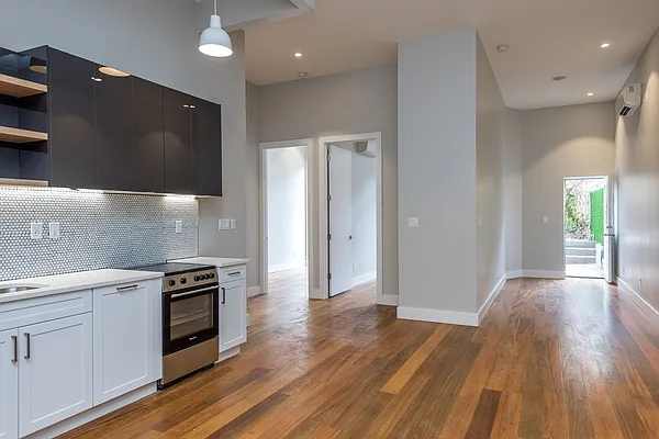 Rented by Nooklyn NYC LLC | media 11