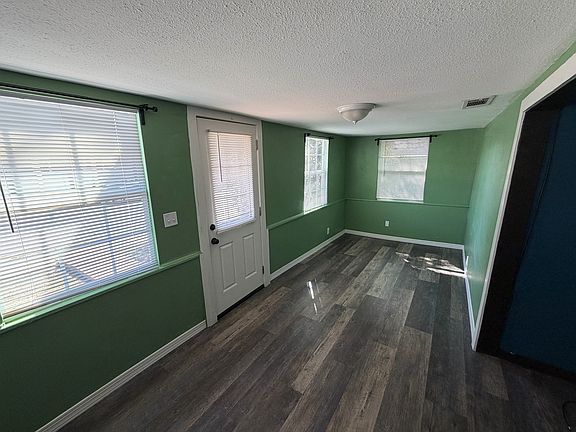 2nd image of 845 W Lyman Ave