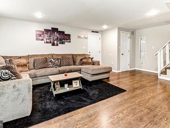 3rd image of 313 Woodbury Lake Dr