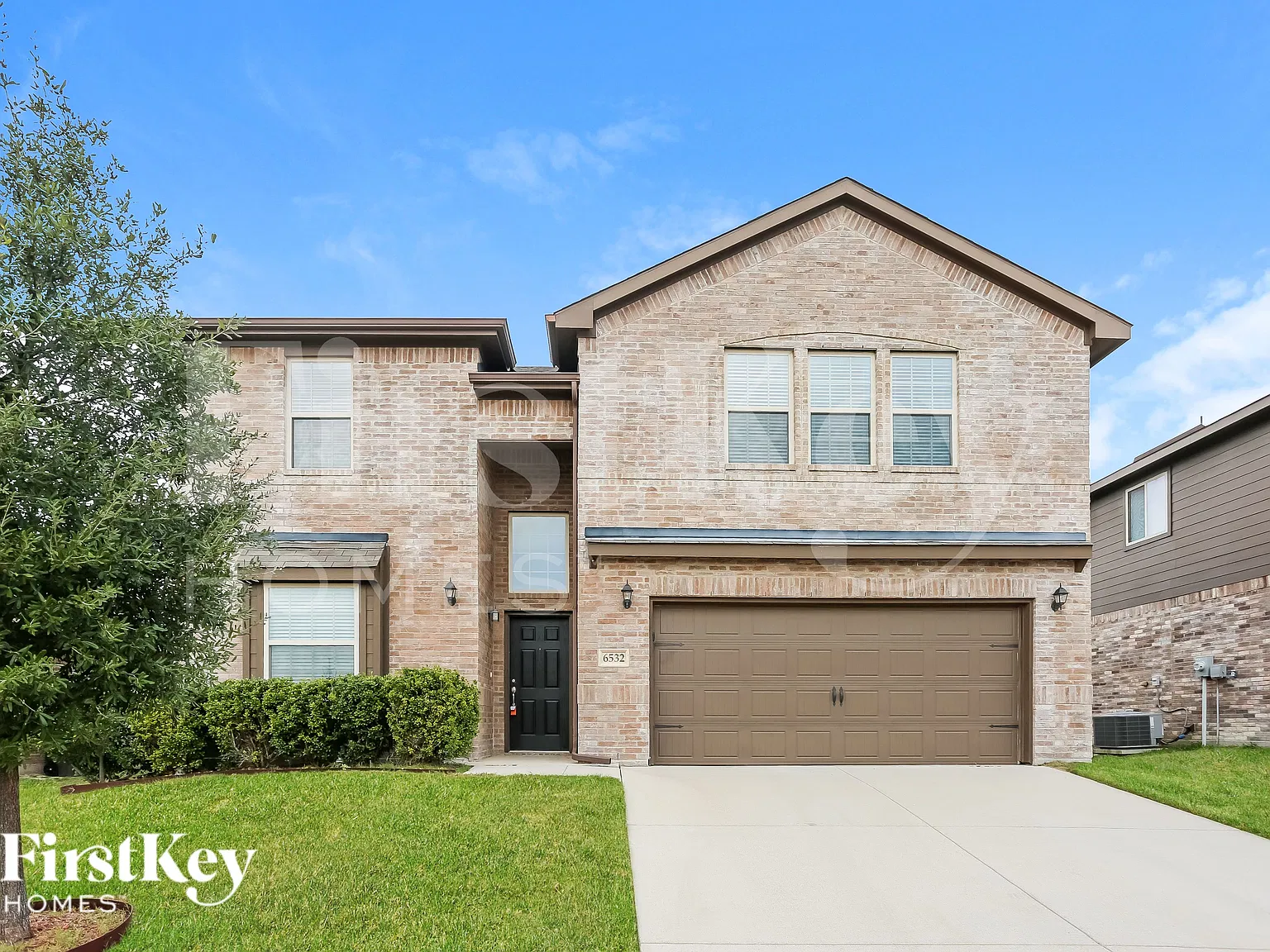 3 bed, 2.5 bath, 2106 sqft, $2,295 — Photo 1
