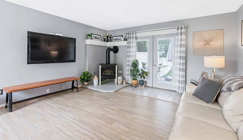 4 bed, 1.5 bath, 1626 sqft, $2,595 — Photo 4