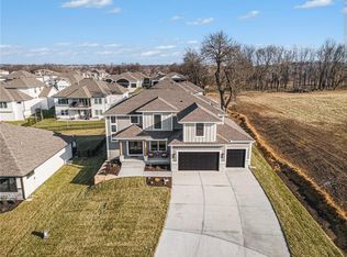 3221 SW Saddlebred Ter, Lees Summit, MO 64082