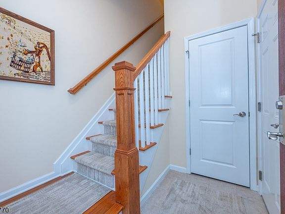 3rd image of 814 River Pl