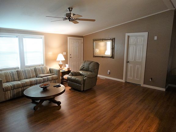 4th image of 3828 W Salter Dr