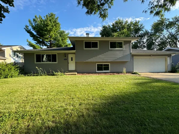 1537 Rita Ave, Saint Charles, IL 60174