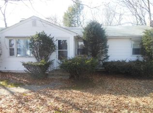 27 Randall St, Smithfield, RI 02828