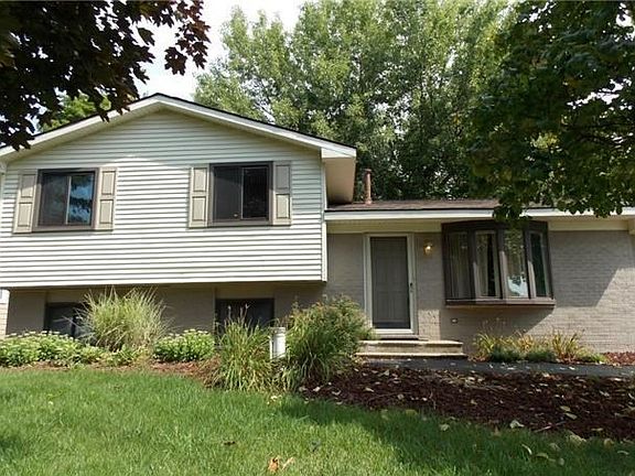 4th image of 439 Tanview Dr