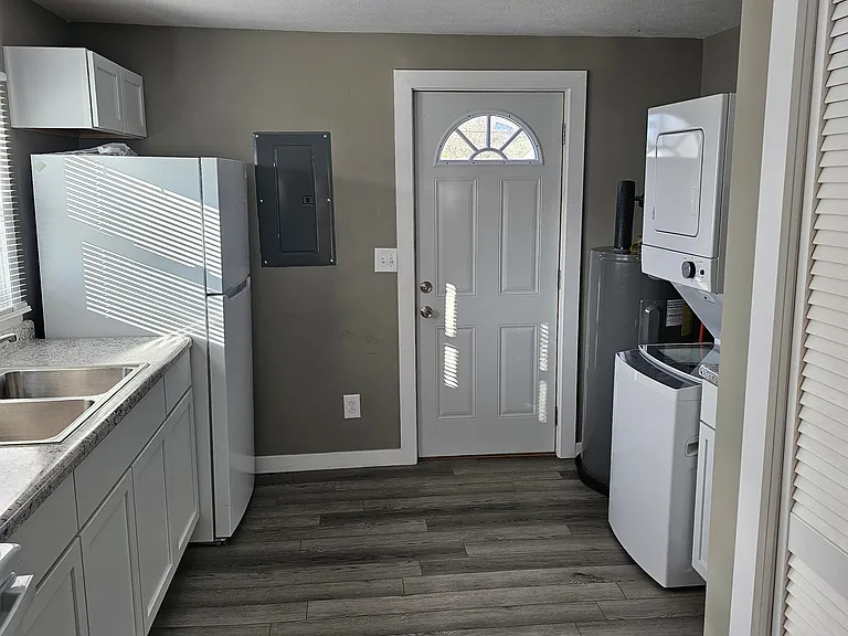 2316 E Cornell Ave — Photo 7