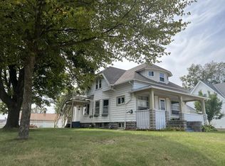 1607 Division St, Manitowoc, WI 54220