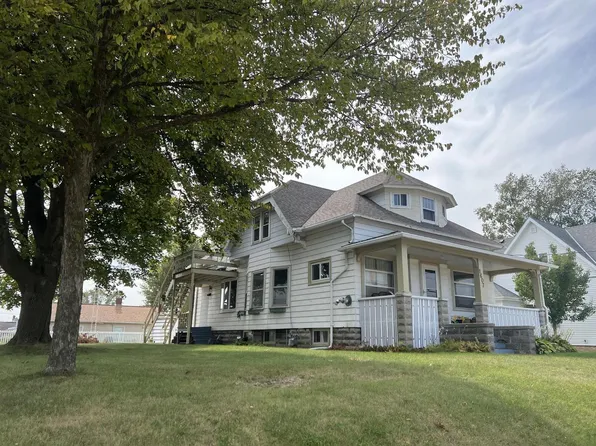 1607 Division STREET, Manitowoc, WI 54220