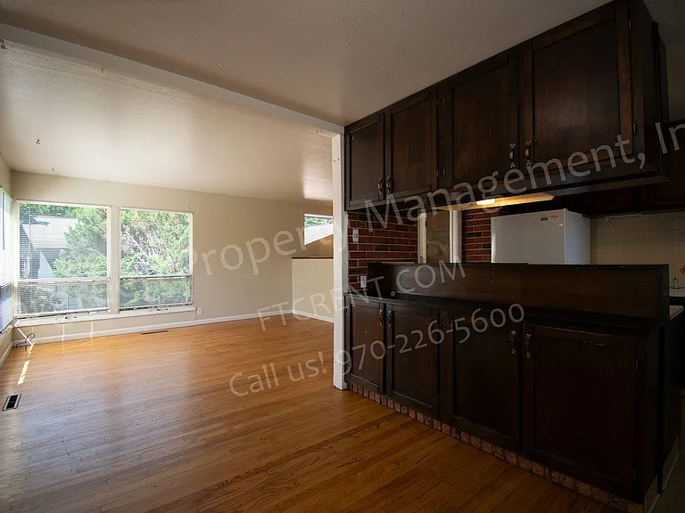 1916 Larkspur Dr — Photo 5