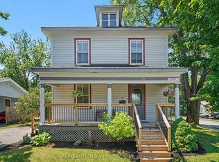 98 Drummond St E, Perth, ON K7H1H1