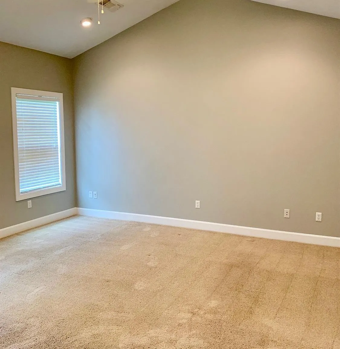 3 bed, 2066 sqft, $1,800 — Photo 4