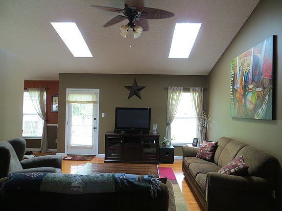 Vaulted great room
