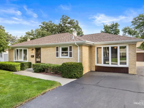 304 Crestwood Dr, Roselle, IL 60172